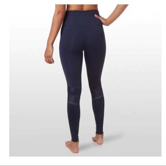 ALO YOGA MOTO LEGGINGS - Picture 6 of 8